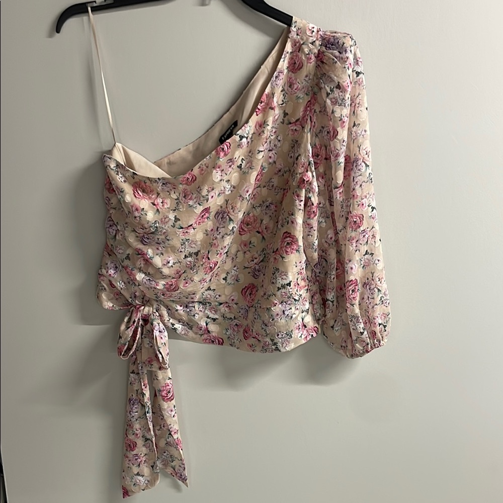 Floral One-Shoulder Top